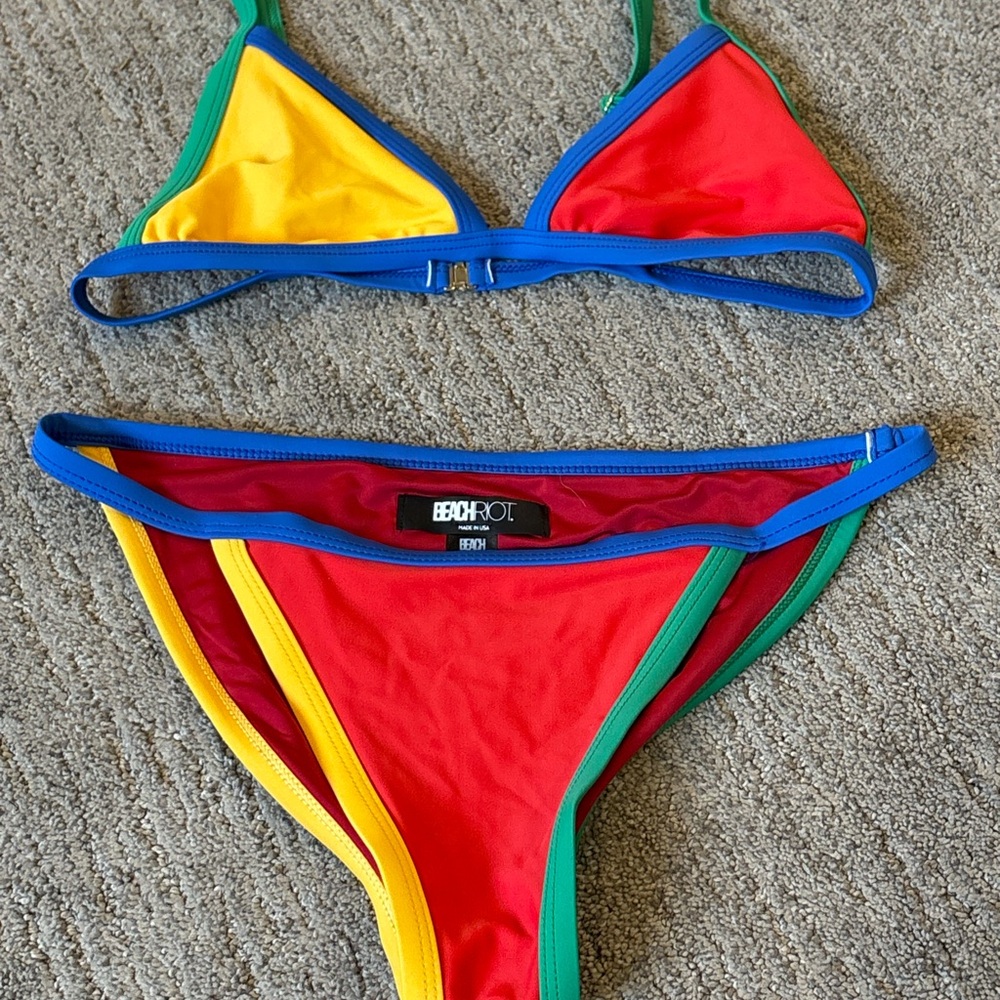 Beach Riot bikini Red Swim Top with Blue Trim size medium